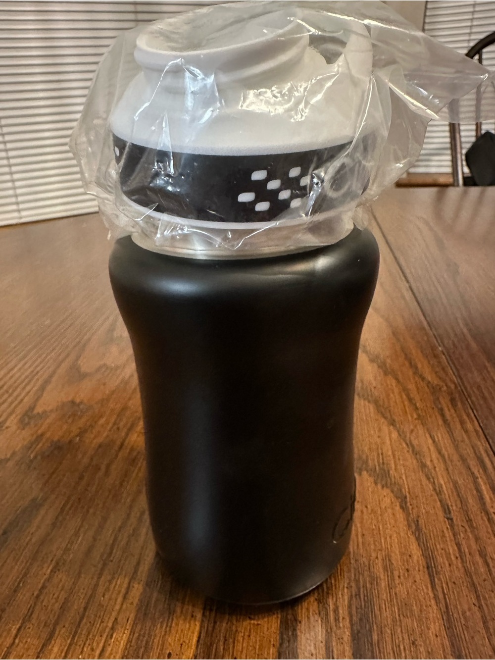 Cirkul 12oz Stainless Steel Bottle in Black with Comfort Grip Lid - Picture 3 of 6
